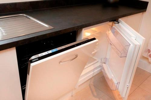 德比 DBS Serviced Apartments - The Twain 3星级 民宿 设施