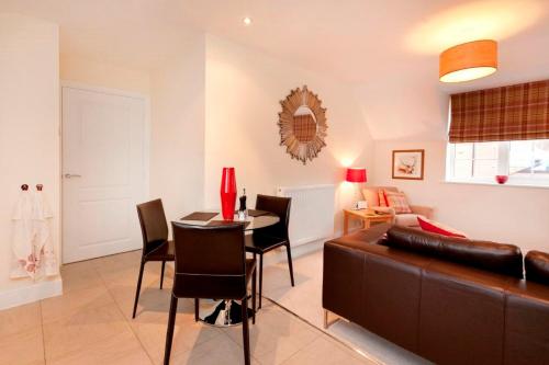 德比 DBS Serviced Apartments - The Twain 3星级 民宿 套房