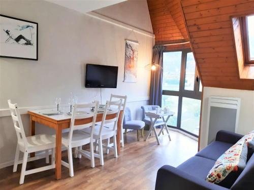 T2 pour 4 personnes - ST LARY SOULAN - FR-1-457-284 (Charmant T2 Sud avec Bow-Window, TV, Kitchenette Equipee, Muscu, Sauna, Jacuzzi—Proche St-Lary Soula) in แซงต์ ลารี ซูลง