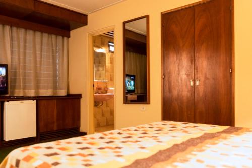 Hotel del Jardín (Hotel del Jardin) in 투쿠만