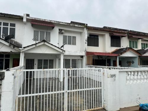 A szálláshely kívülről, Seaside 4 Bedroom House at PD by MAISON in Taman Tuah Batu