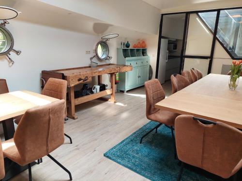 Rooms on Water - image 2