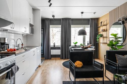 Konyha, Guestly Homes - Elite Business Suite in Nyköping