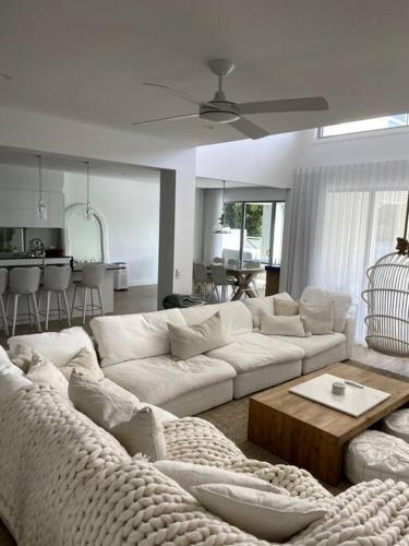 Perfect summer lake house in Carrara
