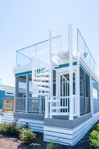 . Chincoteague Bay RV Resort & Cottages