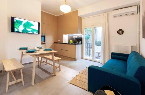 2 Bedroom Apt with Secret Garden In The heart Of Athens, Athènes