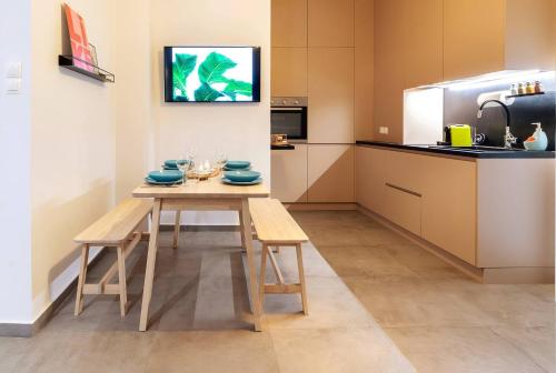 2 Bedroom Apt with Secret Garden In The heart Of Athens, Ateny (zdjęcie 3)