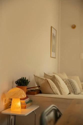 Stylish cozy artistic Athens apartment - image 6
