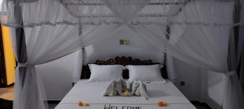 Family Suite with Balcony image 1