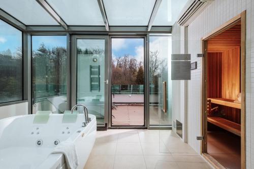 Grand Hotel Sava Superior - image 12