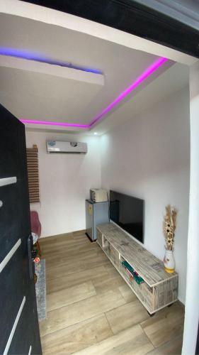 Yussals Studio in Ngleshi Amanfro