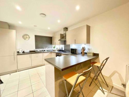 Hazel house central spacious home!