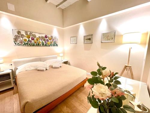 Cozy Santa Maria Novella Uffizi Duomo 2beds-2baths, Florencie