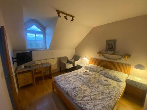1 queen bed