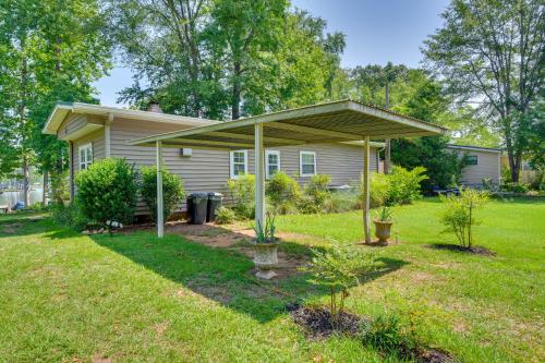 Lake Sinclair Waterfront Home with Fire Pit and Dock - image 6