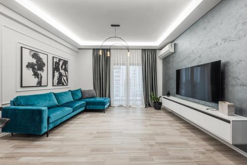 The Teal Spot, Tirana