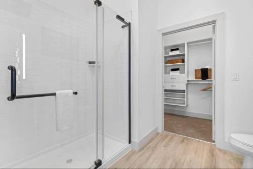 Landing at The Henry Luxury Apartments - 1 Bedroom in Sanford