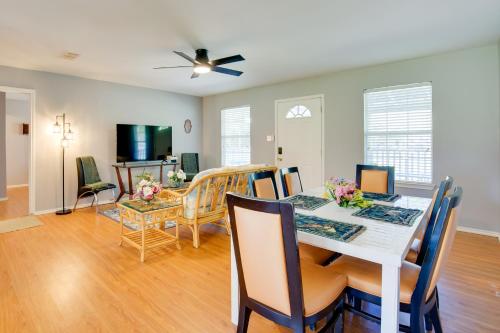 Waterfront Lake Fork Getaway w/ Dock Access in Gantera