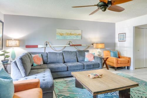 Townhome Near Beach in Galveston Furnished Patio! in Galveston, USA
