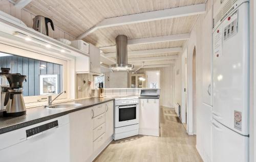 Kitchen, Nice Home In Ebeltoft With Sauna in Oer Strand