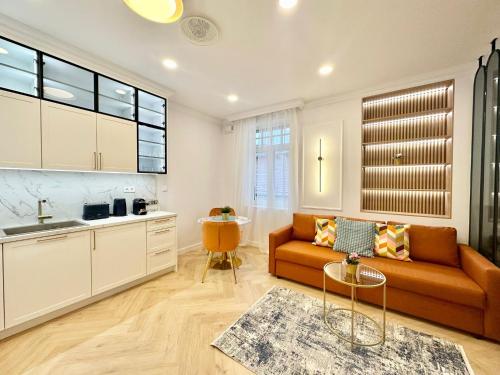 BUDA HILL Mini Suite - Self CHKN 4