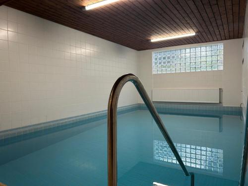 Gipfelblick mit Hallenbad und Sauna in Bergen (Traunstein)
