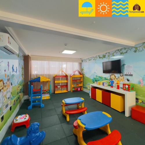 Shared lounge/TV area, Spazzio diRoma com acesso ao Acqua Park - Temporada CN in Parque Real