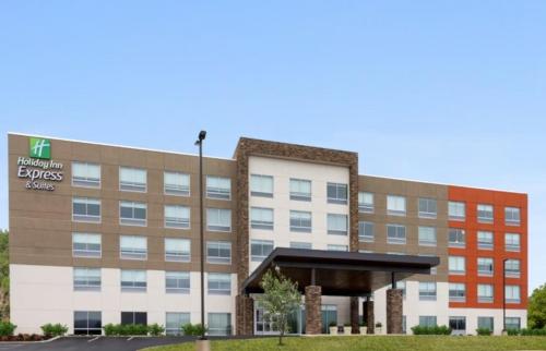 . Holiday Inn Express And Suites Waynesboro East
