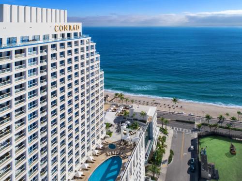 Elegant Beachfront Condo - Your Perfect Getaway! Elegant Beachfront Condo - Your Perfect Getaway!