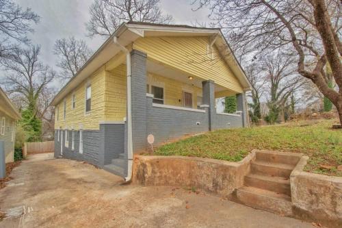 Updated 8BD Home Near the Best of Atlanta in Other