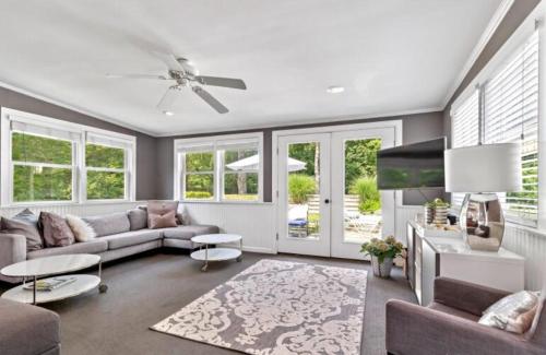 Sweet Retreat: Private Pool, Outdoor Jacuzzi, Coopers Beach in Southampton, USA