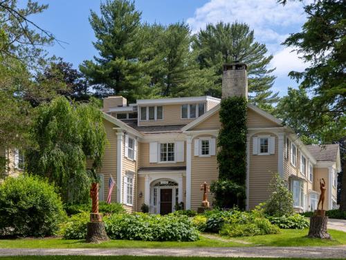 Devonfield Inn