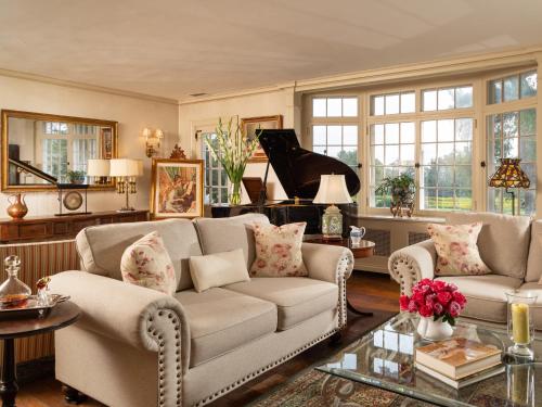 Devonfield Inn