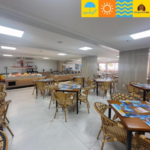 Restaurant, Spazzio DiRoma com acesso ao Acqua Park -Temporada CN Adriele in Vila Olegario