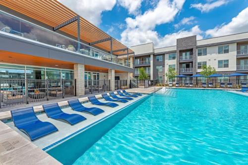 Charming 2BD 2BA with Beautiful Pool in, Fort Worth (zdjęcie 3)