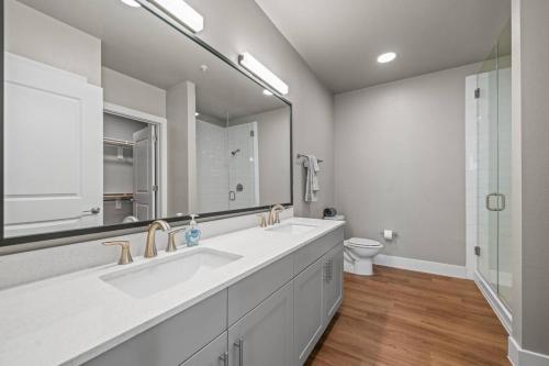 Charming 2BD 2BA with Beautiful Pool in, Fort Worth (zdjęcie 9)