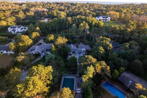 Southampton Retreat: Heated Pool, Hot Tub, Near Beach in Southampton, USA