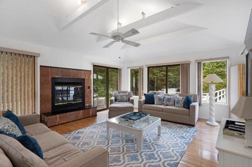 Southampton Retreat: Heated Pool, Hot Tub, Near Beach in Southampton, USA