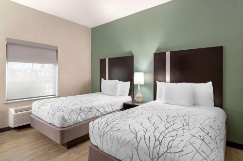2 double beds