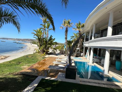 Villa on the Bay, Stompneusbaai