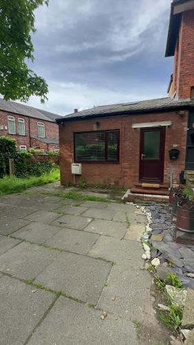 Beautiful Bungalow Awaits Your Short Term Stay, Manchester (fotografie 10)