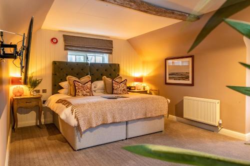 The Old House Inn - image 2