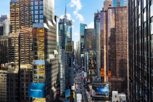 Social Premier Times Square King -Ball Drop View room in M Social Hotel New York Times Square