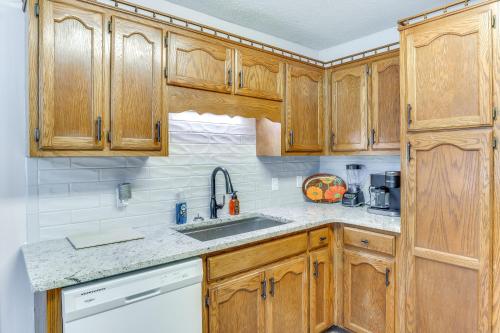 Large Yard & Basketball Hoop: Murfreesboro Home! in La Vergne (TN)