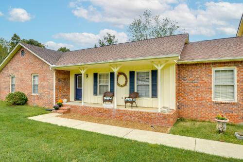 Large Yard & Basketball Hoop: Murfreesboro Home! in La Vergne (TN)