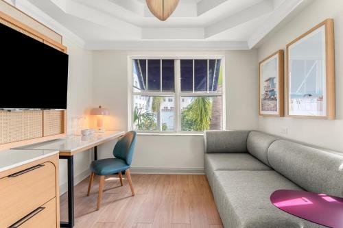 room detail thumbnail 1