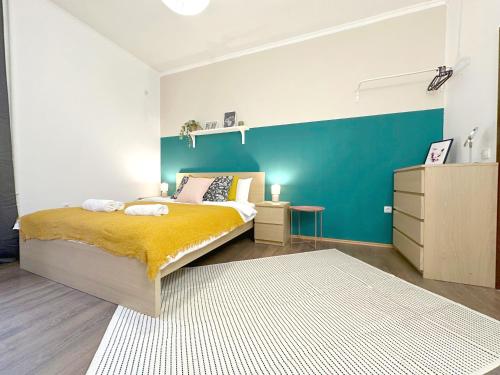 Aurora Abode - Top Center 1 BDR Fast Wi-fi