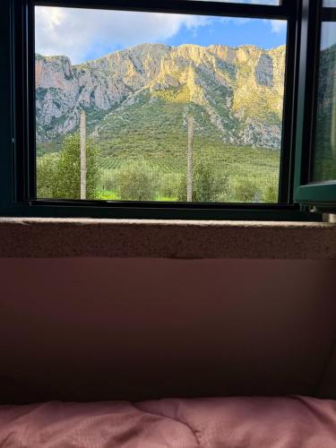 Villa with stunning views to the mountains 5km from the beach