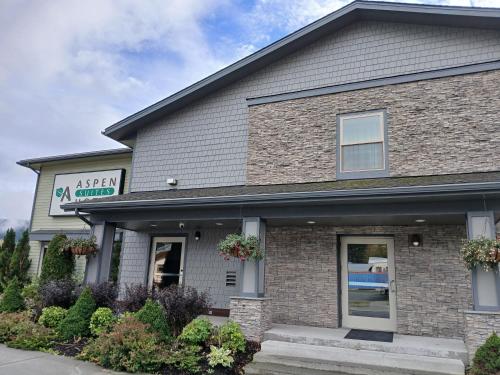 . Aspen Suites Hotel Haines