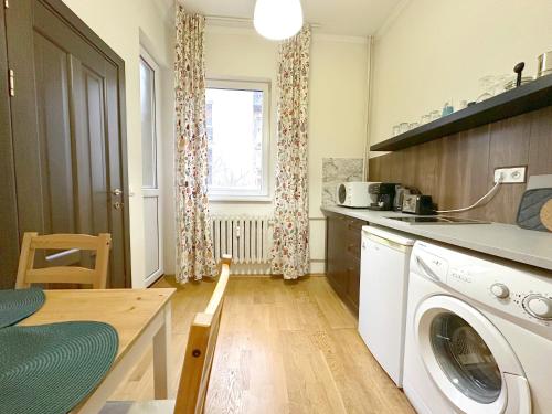 Echoes of Comfort - Top Center 1 BDR Fast Wi-fi